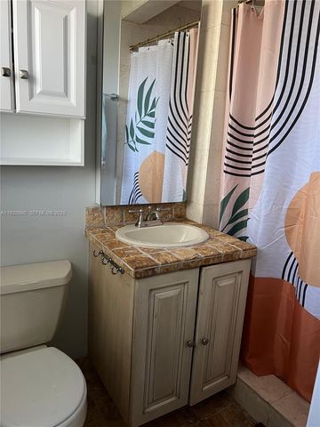 1040 Lyons Park Dr, Pompano Beach, FL 33060