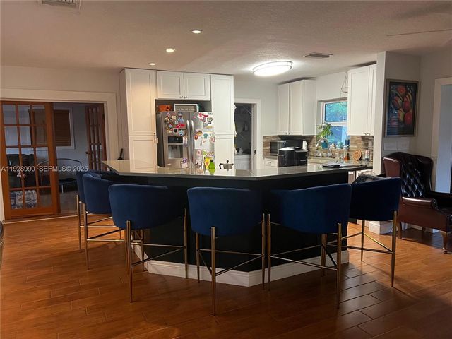 1040 Lyons Park Dr, Pompano Beach, FL 33060