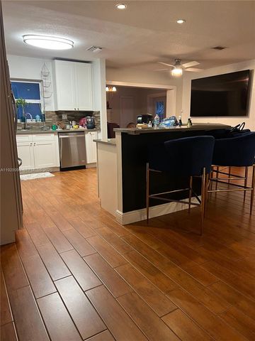 1040 Lyons Park Dr, Pompano Beach, FL 33060