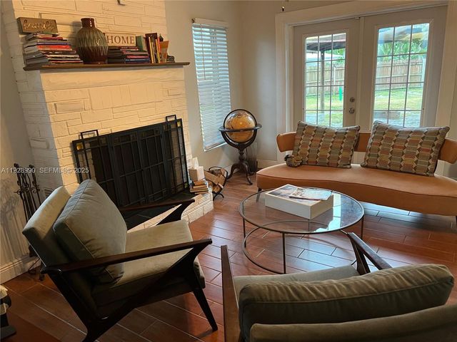 1040 Lyons Park Dr, Pompano Beach, FL 33060