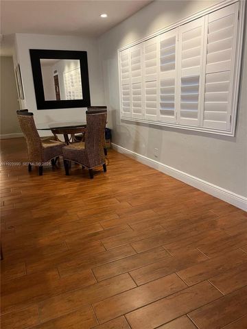 1040 Lyons Park Dr, Pompano Beach, FL 33060