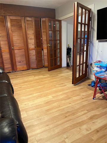 1040 Lyons Park Dr, Pompano Beach, FL 33060