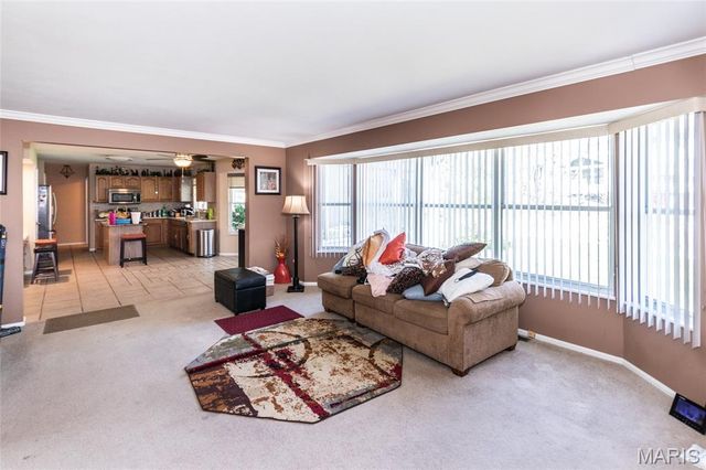 5425 Tesson Parc Court, St Louis, MO 63128