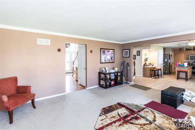 5425 Tesson Parc Court, St Louis, MO 63128