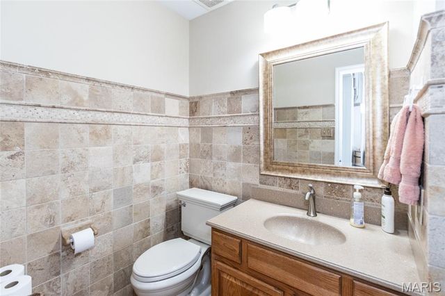 5425 Tesson Parc Court, St Louis, MO 63128