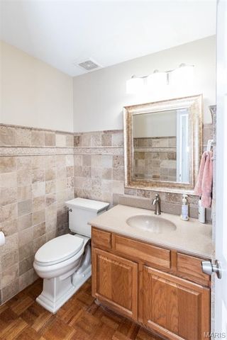 5425 Tesson Parc Court, St Louis, MO 63128