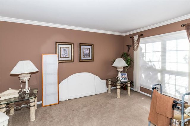 5425 Tesson Parc Court, St Louis, MO 63128