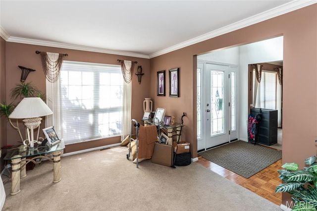 5425 Tesson Parc Court, St Louis, MO 63128