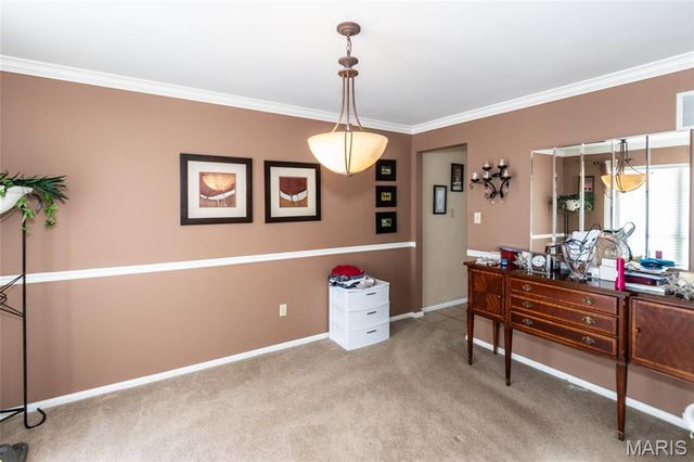 5425 Tesson Parc Court, St Louis, MO 63128