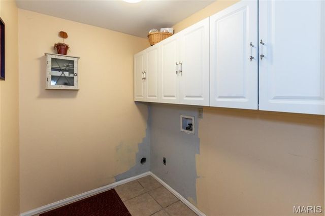 5425 Tesson Parc Court, St Louis, MO 63128