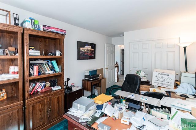 5425 Tesson Parc Court, St Louis, MO 63128