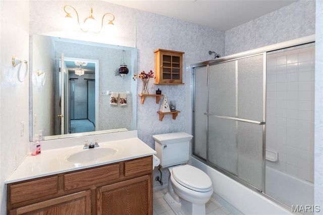 5425 Tesson Parc Court, St Louis, MO 63128