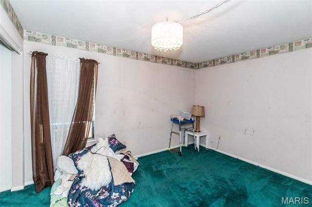 5425 Tesson Parc Court, St Louis, MO 63128