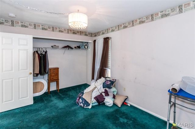 5425 Tesson Parc Court, St Louis, MO 63128