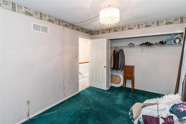 5425 Tesson Parc Court, St Louis, MO 63128