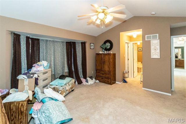 5425 Tesson Parc Court, St Louis, MO 63128