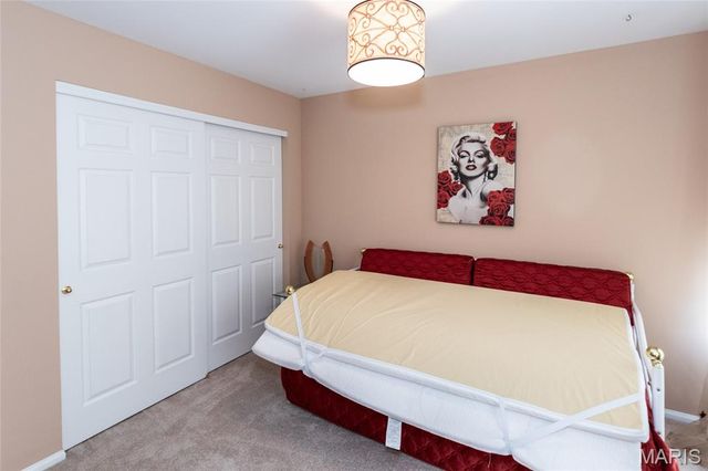 5425 Tesson Parc Court, St Louis, MO 63128