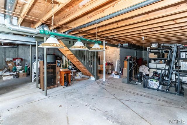 5425 Tesson Parc Court, St Louis, MO 63128