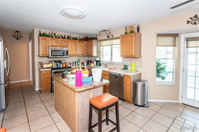 5425 Tesson Parc Court, St Louis, MO 63128