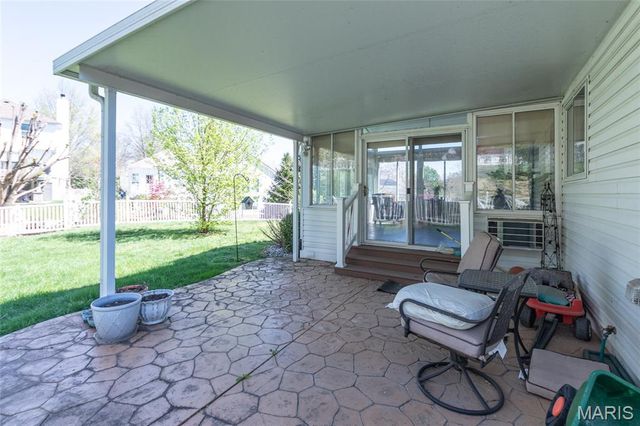 5425 Tesson Parc Court, St Louis, MO 63128