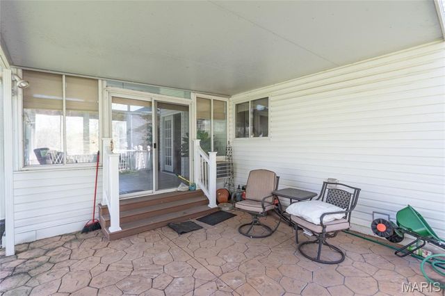 5425 Tesson Parc Court, St Louis, MO 63128