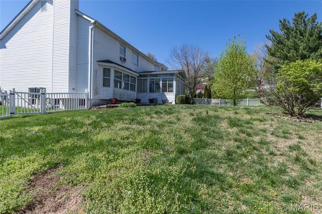 5425 Tesson Parc Court, St Louis, MO 63128