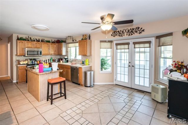 5425 Tesson Parc Court, St Louis, MO 63128