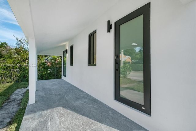 6913 NW 4th Ct B, Miami, FL 33150