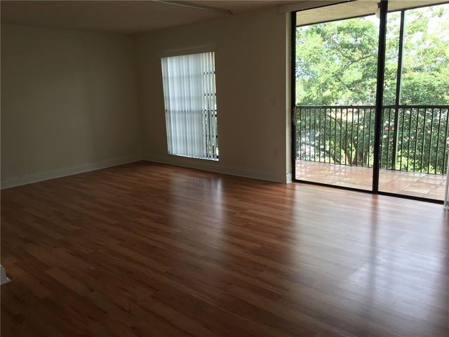 5530 NW 44th Street 301C, Lauderhill, FL 33319