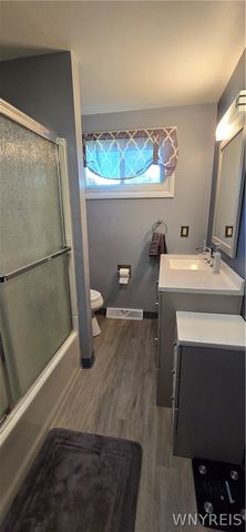 66 Coshway Place, Tonawanda, NY 14150