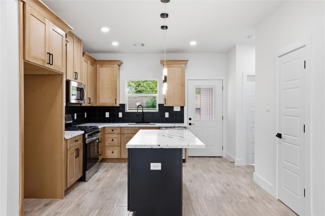 5515 Elm Springs Drive, Houston, TX 77048