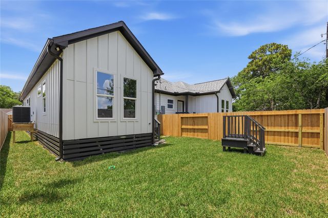 5515 Elm Springs Drive, Houston, TX 77048