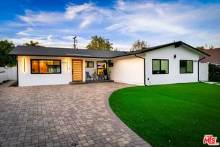 23343 Hartland Street, West Hills (los Angeles), CA 91307