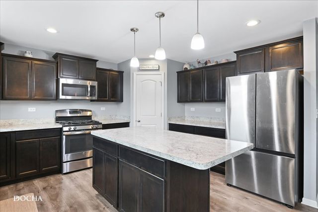 2140 Bonnieglen Drive, New Lenox, IL 60451