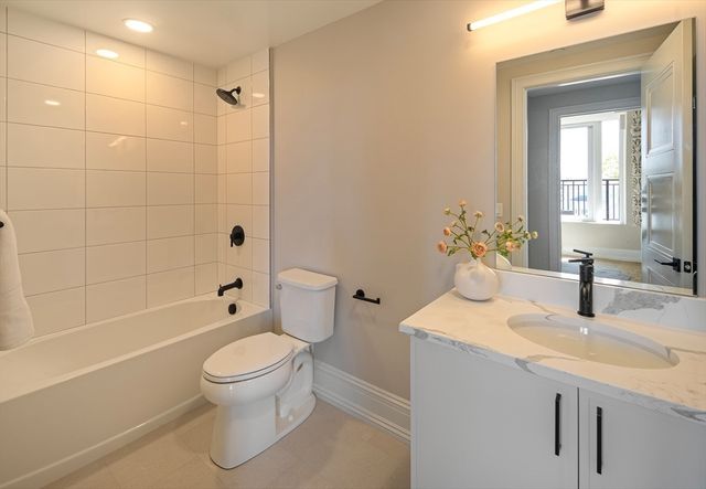 61 Hall Street PH 18, Waltham, MA 02453