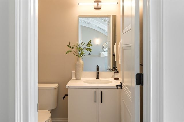 61 Hall Street PH 18, Waltham, MA 02453