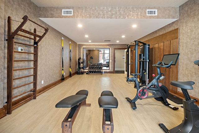 61 Hall Street PH 18, Waltham, MA 02453