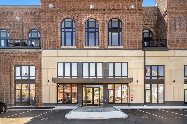 61 Hall Street PH 18, Waltham, MA 02453