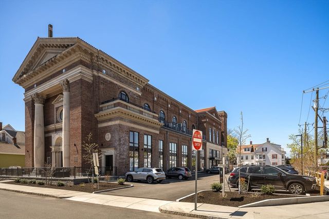 61 Hall Street PH 18, Waltham, MA 02453