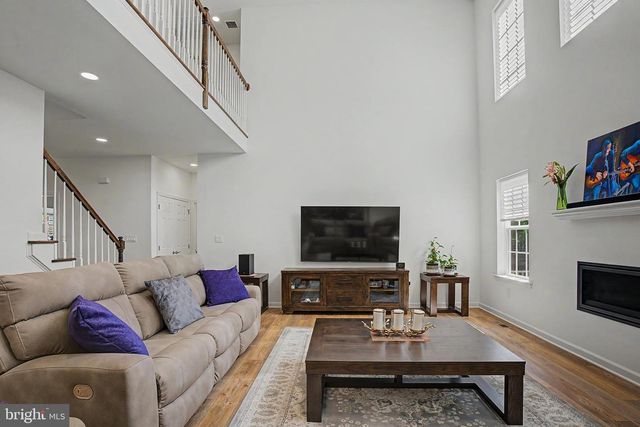 2668 HOLLOW VIEW DR, Easton, PA 18040