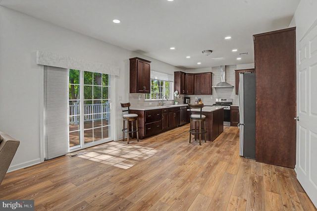 2668 HOLLOW VIEW DR, Easton, PA 18040