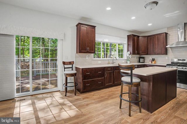 2668 HOLLOW VIEW DR, Easton, PA 18040