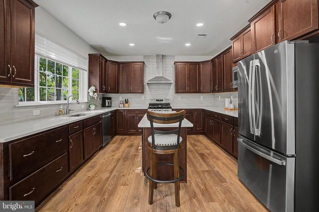 2668 HOLLOW VIEW DR, Easton, PA 18040
