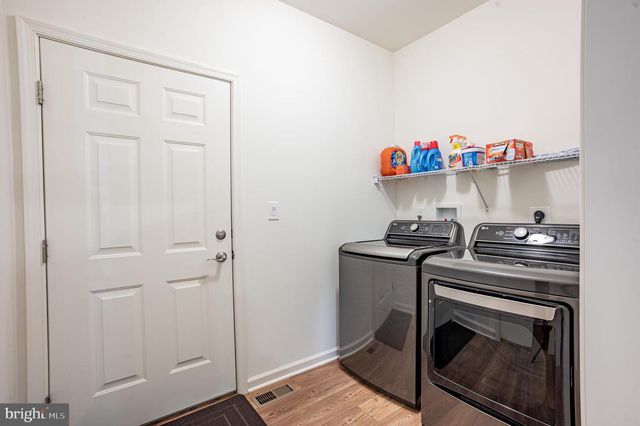 2668 HOLLOW VIEW DR, Easton, PA 18040