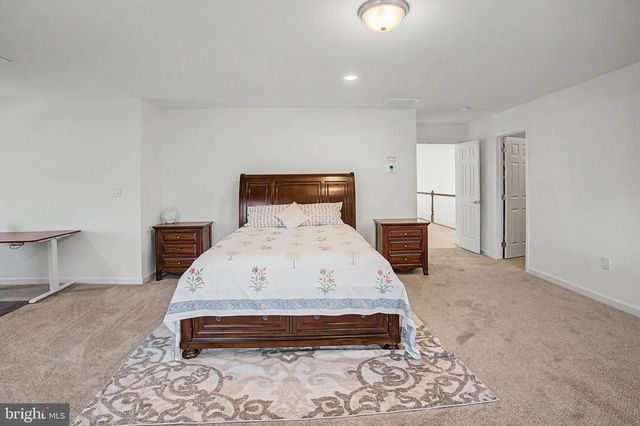 2668 HOLLOW VIEW DR, Easton, PA 18040