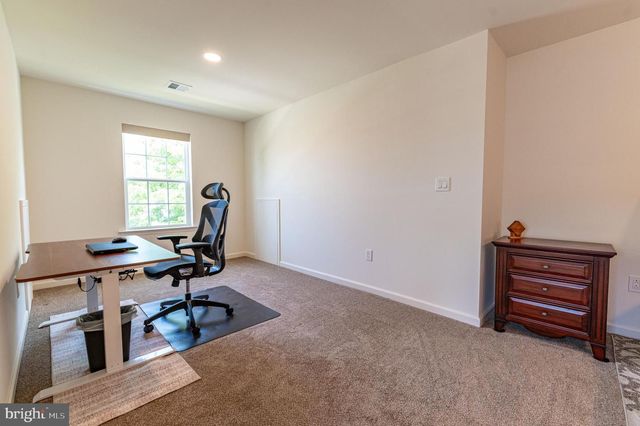 2668 HOLLOW VIEW DR, Easton, PA 18040
