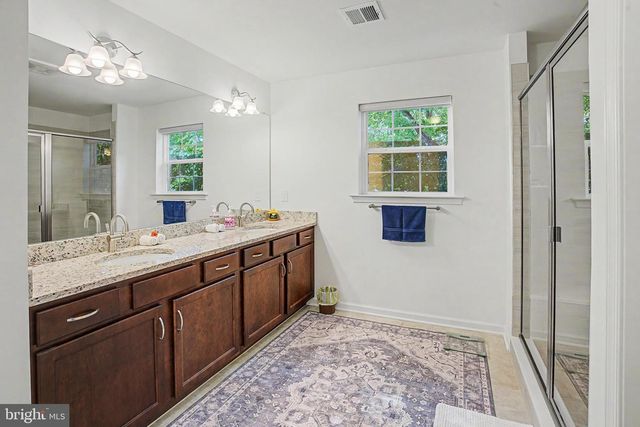 2668 HOLLOW VIEW DR, Easton, PA 18040