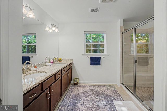2668 HOLLOW VIEW DR, Easton, PA 18040