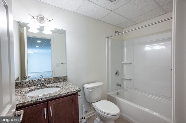 2668 HOLLOW VIEW DR, Easton, PA 18040