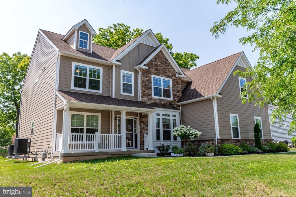2668 HOLLOW VIEW DR, Easton, PA 18040